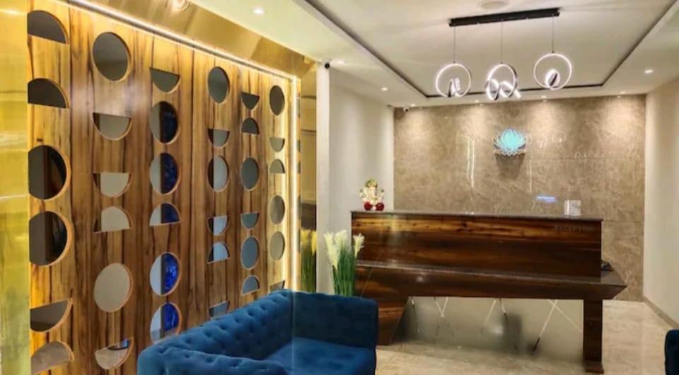 Hotel Pearl Wood Zirakpur Buitenkant foto